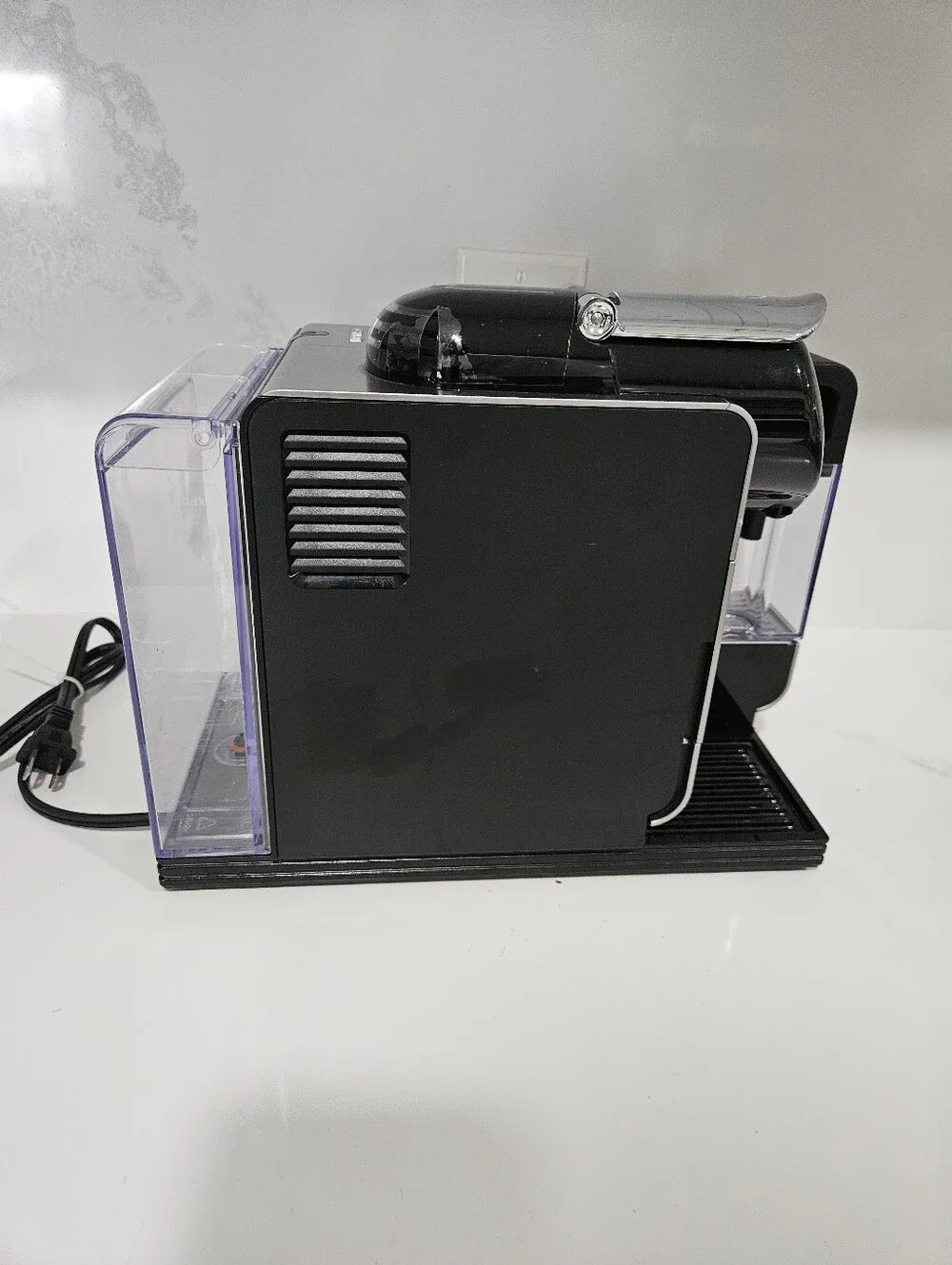 DeLonghi EN520SL Nespresso Coffee Cup Machine Pre-owned